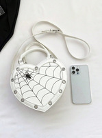 Sac à bandoulière en cuir PU en forme de cœur gothique avec toile d'araignée, design personnalisé, style unique, sac gothique pour Halloween