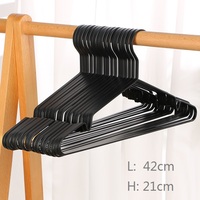 Nouveaux produits : Cintres robustes en fer pour vêtements, cintres métalliques noirs et blancs, cintres électroplaqués, cintres pour hijab – Vente en gros usine
