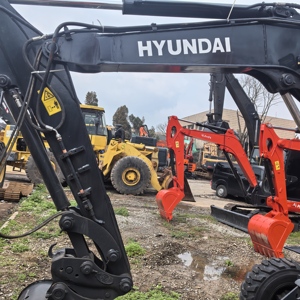 Mini-excavatrice Hyundai HW60 de 6 tonnes, équipement de construction d'occasion, modèle 2022, moteur Cummins contrôlé par PLC - Product Image 5