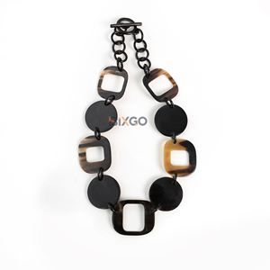 Collar BIXGO Urban Chic de Cuerno de Búfalo Natural con Eslabones Cuadrados y Redondos, Cadena Mixta, Diseño Geométrico Atrevido, Regalo Moderno para Uso Diario - Product Image 2