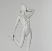 Maniquí de mujer deportiva, exhibición de maniquí femenino de moda