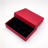 Boîte à chocolat rouge avec logo personnalisé, finition mate et plateau en mousse pour l'emballage de bonbons et de truffes, fournisseur en gros