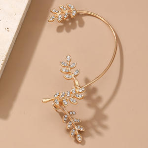 Pendientes de Clip NZ-177 para Mujer, Sin Perforación, con <span class=keywords><strong>Micro</strong></span> Pavé de Diamantes de Imitación y Cristal en Forma de Hoja - Product Image 4