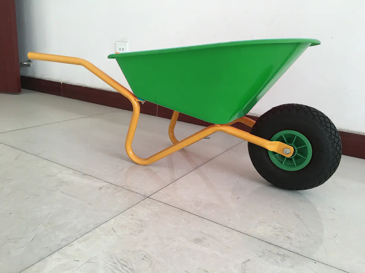 لعبة صغيرة وخفيفة الوزن مصنوعة من البلاستيك لحديقة الأطفال عربة بعجلات للأطفال عربة بعجلات