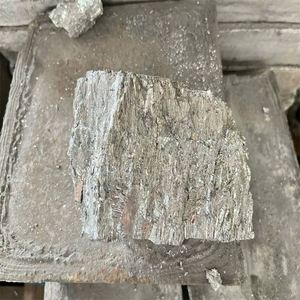 Fournisseur en gros de lingots d'antimoine non alliés, qualité supérieure, standard 99,7 % Sb, origine France, exportations en vrac - Product Image 6