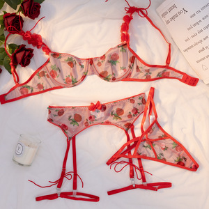 ชุดชั้นในสตรีสไตล์ Pure Desire ลายลูกไม้ดอกกุหลาบ ดีไซน์เว้าหลัง แฟชั่นเซ็กซี่ ชุดสี่ชิ้น - Product Image 6