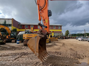 Máquina sobre orugas Doosan DH300 140 a buen precio, excavadoras usadas a la venta - Product Image 3