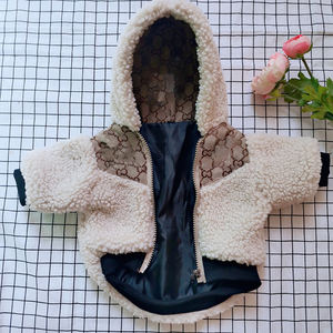 Manteau d'hiver de luxe pour chien, motif à carreaux beige, matière poly, lavage à la main, garde les animaux au chaud, style classique avec logo personnalisé - Product Image 4