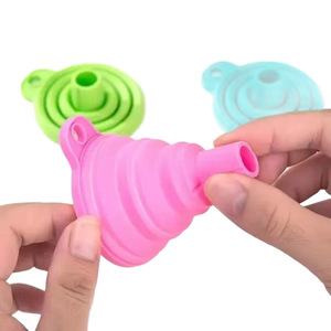 Silicone Folding Funnel Mini Telescopic Kitchen Liquid Dispensing Oil Bottle Funnel Green Pink Blue - Product Image 5