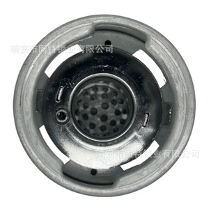 ฝาถังน้ำมันอะลูมิเนียมอัลลอยพร้อมตัวล็อคสำหรับรถบรรทุกซิโนทรัค ตงเฟิง เจียฟาง สีดำ พร้อมตาข่ายกันขโมย - Product Image 4