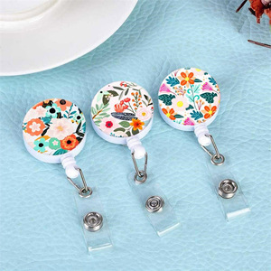 Porte-clés rétractable transfrontalier à motif floral - Mignon, pour infirmière, anti-perte et antivol, à tirage facile - Product Image 3