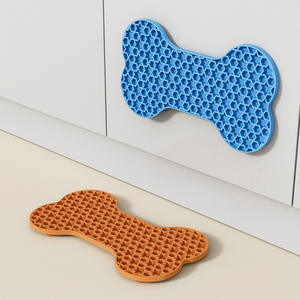 Silikon Anti-Rutsch-Hund Slow Feeder Lick Mat Geeignete kleine mittelgroße Hunde Katzen Essen Tablett Welpen Kätzchen Fütterung matten - Product Image 4