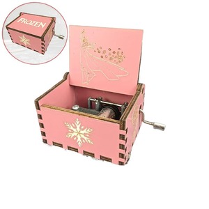 Popolare scatola musicale in legno a manovella con Laser inciso melodia <span class=keywords><strong>regalo</strong></span> <span class=keywords><strong>per</strong></span> gli amanti <span class=keywords><strong>della</strong></span> <span class=keywords><strong>musica</strong></span> meccanismo di movimento - Product Image 6