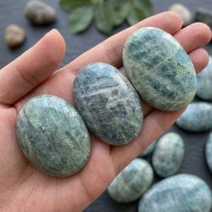 Venta al por mayor de piedras de Palma de Aguamarina de cristal Natural Reiki rocas minerales Hada Feng Shui Jade ágata piedra preciosa artesanía Reiki espiritual - Product Image 3