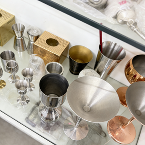 Copa de Martini de Acero Inoxidable 304 - Aprobada por ISO9001, Forma de Embudo de Lujo, Duradera para Uso en Cocina y Bar - Product Image 1