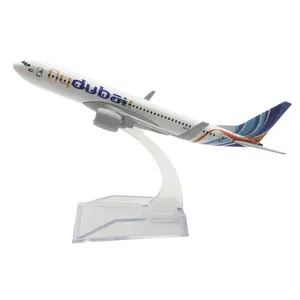 Pintura personalizada de alta calidad 1:400 avión 16cm Diecast Metal Aleación de Zinc avión modelo 737 Fly Dubai modelo avión