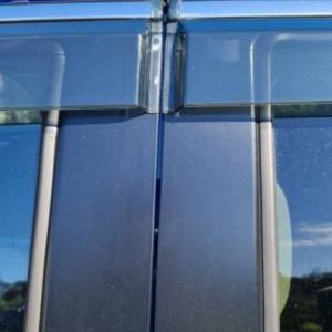 Déflecteur de Vitre de Voiture BENKE - Style Luxe PC + Acier Inoxydable Noir/Gris Fumé, Ajustement Parfait pour Great Wall - Product Image 6