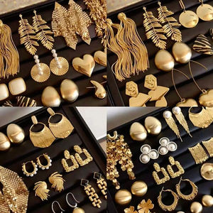 Orecchini a Cerchio con Zirconi, Stile Geometrico Placcato Oro in Lega, Design Trendy - Product Image 2