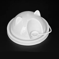 Tapa de Plástico Transparente Desechable de PET/PP de 90 mm de Calibre Personalizada con Forma de Oso Panda y Cierre de Rosca para Bebidas