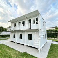 Hôtel de luxe en conteneurs préfabriqués à 2 étages avec escalier en colimaçon, entièrement meublé, appartement modulaire pour hébergement des clients
