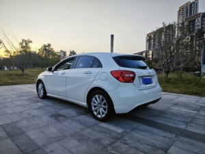 <span class=keywords><strong>Mercedes</strong></span>-<span class=keywords><strong>Benz</strong></span> Clase A (Importado) 2015, Modelo A <span class=keywords><strong>180</strong></span> Estándar, Sedán de Gasolina de 5 Plazas en Venta - Product Image 4