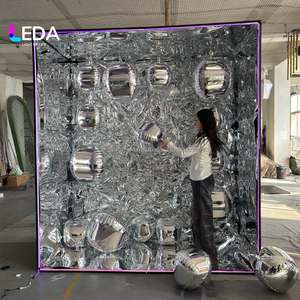 Cabina de Fotos LEDA Nueva, Metálica, Desmontable, con Espejo Plateado y Fondo con Globos - Product Image 1
