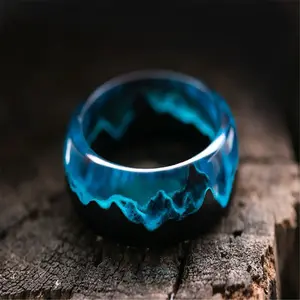 Grosir Desain Baru Kustom Resin Kayu Tumbuh Dalam Gelap Cincin untuk Uniseks