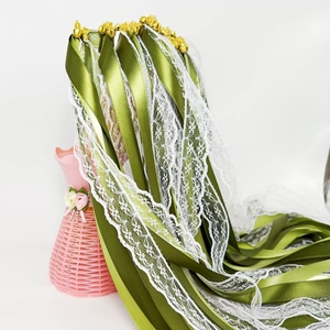 Baguettes de mariage en ruban et dentelle avec clochettes dorées pour la cérémonie de mariage, cadeaux pour invités, décorations féeriques - Product Image 1