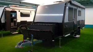 Caravana todoterreno de lujo moderna de aluminio <span class=keywords><strong>para</strong></span> <span class=keywords><strong>2</strong></span> personas, autocaravana con suspensión independiente y espacio de almacenamiento en venta - Product Image 2