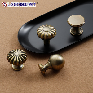Lecdis Antique Bronze Cabinet Knobs Round Zinc Alloy French Style Furniture Hardware Drawer Wardrobe Handle - Product Image 2