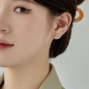 Pendientes de Mariposa con Circonita Cúbica 5A Dylam, Pendientes de Mariposa con Pavé de Circonita Cúbica Chapados en Oro de 18K para Mujer, Buen Regalo para Hermana o Amante - Product Image 5