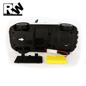 Jianfengyuan Voitures télécommandées Jouets Véhicules radiocommandés <span class=keywords><strong>Fiat</strong></span> <span class=keywords><strong>500X</strong></span> Jouet avec 6P - Product Image 4