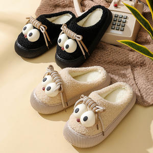 Nouvelles pantoufles en coton à semelle épaisse 2024, chaudes et douillettes pour l'hiver, avec motif de dessin animé mignon, en EVA, pour la maison - Product Image 1