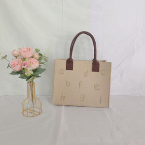 Sacs à main féminins en polyester sac fourre-tout recyclé sac à main en feutre avec foulard en soie - Product Image 2