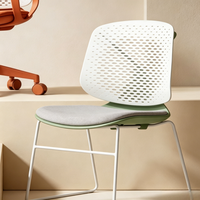 Chaise de bureau roulante silencieuse à faible MOQ avec coussin en éponge souple pour étudiants, idéale pour appartement, maison décontractée ou coin d'apprentissage
