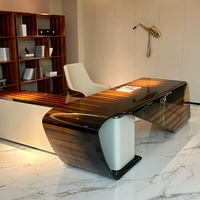 Bureau polyvalent pour la maison Bureau en forme de finition en bois au design moderne