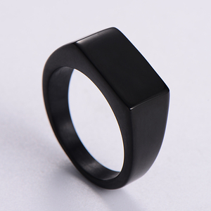 <span class=keywords><strong>Bague</strong></span> Chevalière Homme <span class=keywords><strong>Femme</strong></span> Pvd Personnalisé Rectangle en Acier Inoxydable Plaqué or Grand Logo Personnalisé Gravé Vierge - Product Image 2