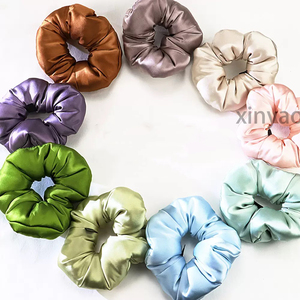 Logo personalizzato 100% <span class=keywords><strong>di</strong></span> seta <span class=keywords><strong>di</strong></span> gelso cuscino per capelli per donne <span class=keywords><strong>ragazza</strong></span> Memory Foam riempimento capelli spessi titolari <span class=keywords><strong>di</strong></span> coda <span class=keywords><strong>di</strong></span> cavallo - Product Image 6