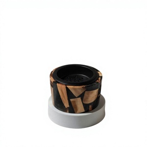 Brûleur d'encens en bois de résine Oud Regal Heritage, fait main, de luxe, pour l'aromathérapie et la décoration islamique de la maison - Product Image 1