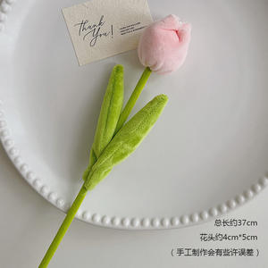 Bouquet di Tulipani di Peluche Stile INS CHIQUE in Tessuto Ultra Morbido Floreale per Matrimoni - Product Image 3