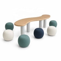 Ensemble de table et de chaises pour enfants en bois en forme de S moderne pour la maternelle et la préscolaire