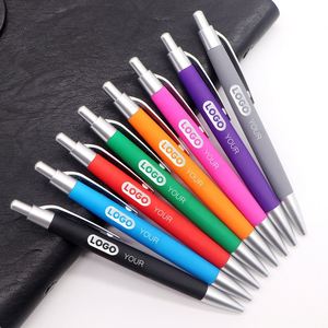 Cadeau promotionnel personnalisé, stylo à bille rechargeable en plastique recouvert de caoutchouc, 1,0 mm, avec logo personnalisé - Product Image 1