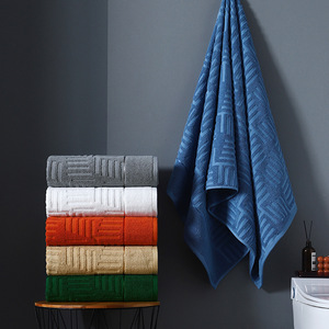 Toalla de baño de algodón peinado de primera calidad para hotel, hogar y huéspedes, absorbente, con patrón liso, ideal para comercio exterior. - Product Image 3