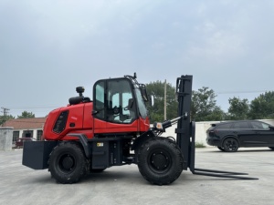 Compact 3.5T 4x4 Off-Road Internal Combustion Forklift Short Chassis Superior Maneuverability Front Articulation for <strong>Maximized</strong> - Product Image 2
