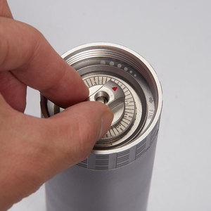 เครื่องบดกาแฟแบบมือหมุน Good Match Coffee แกนสแตนเลส 420 พกพาสะดวกสำหรับใช้ในบ้าน - Product Image 1