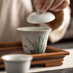 Guanlan Hand Painted Narcissus Covered <b>Teacup</b> Ceramic Vertical Stripe Heat Resistant Gaiwan For Afternoon Tea - Product Image 4