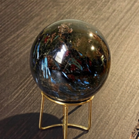 Sphère de cristal d'astrophyllite naturelle 6-10 cm, boule de guérison polie avec lumière réfléchissante pour la décoration de la maison