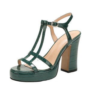Sandales à plateforme pour femmes Moncheer, à talon haut, à bride en T, talons blocs brillants effet croco avec boucle réglable - Product Image 6