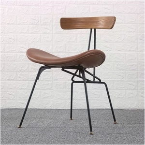 Sedia da pranzo moderna della metà del secolo con struttura <span class=keywords><strong>in</strong></span> pelle sintetica e ferro nero <span class=keywords><strong>in</strong></span> metallo stile <span class=keywords><strong>Vintage</strong></span> <span class=keywords><strong>in</strong></span> pelle - Product Image 5