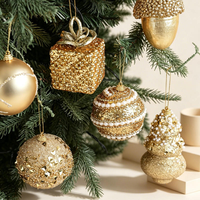 Ornamen Gantung Pohon Natal Warna Emas Champagne, Bola Glitter, Kotak Hadiah, Liontin Berbentuk Acorn dan Pohon Pinus untuk Pesta Liburan Musim Dingin
